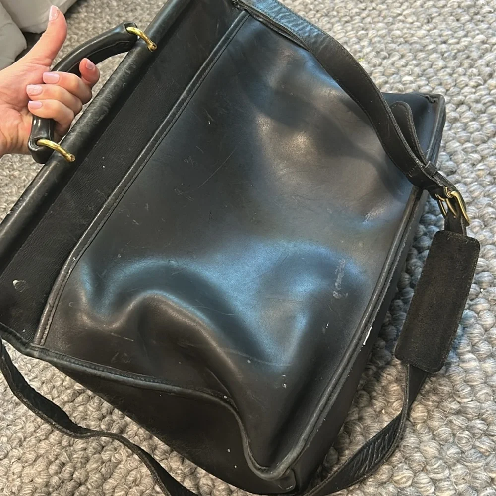 Coach Vintage Lexington Black Gold Genuine Leather Briefcase Bag Unisex